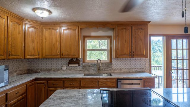 1676 Moonlight Road, Mammoth Spring, AR 72554