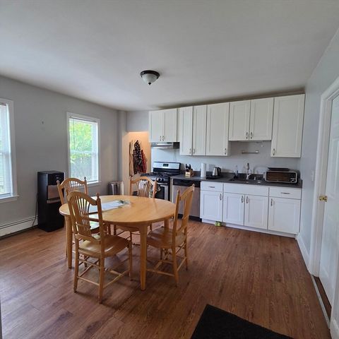 17 Albertina St 1R, Quincy, MA 02169