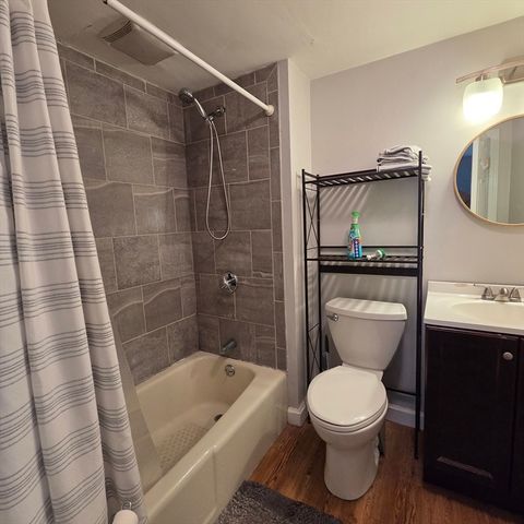 17 Albertina St 1R, Quincy, MA 02169