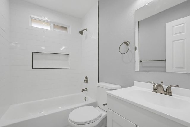 209 Emerson Ave, Modesto, CA 95350