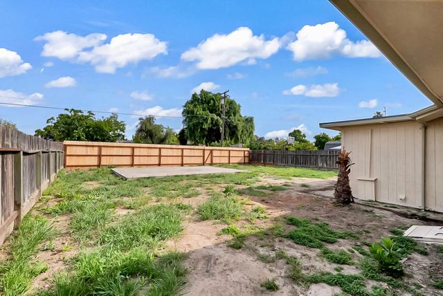 209 Emerson Ave, Modesto, CA 95350