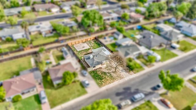 209 Emerson Ave, Modesto, CA 95350