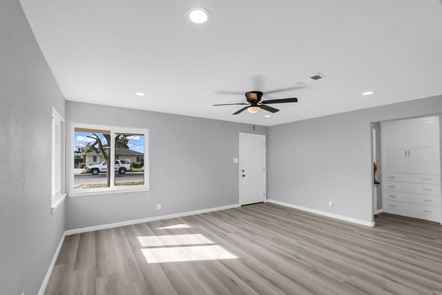 209 Emerson Ave, Modesto, CA 95350