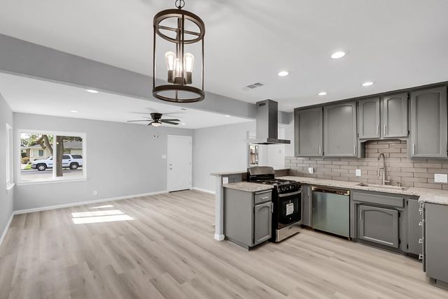 209 Emerson Ave, Modesto, CA 95350