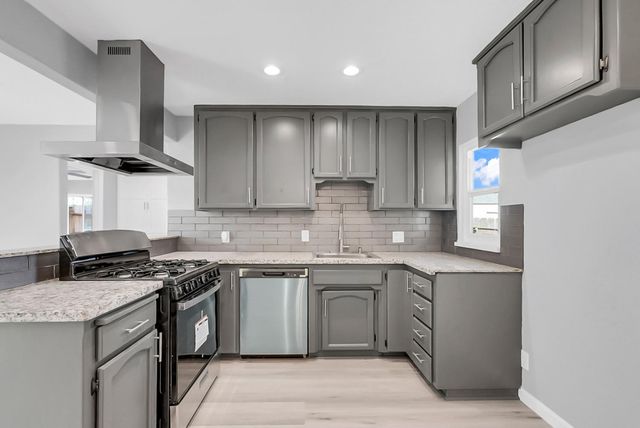 209 Emerson Ave, Modesto, CA 95350