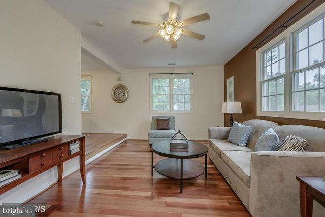 5820 SILCHESTER ST, Burke, VA 22015
