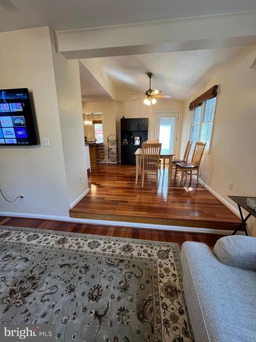 5820 SILCHESTER ST, Burke, VA 22015