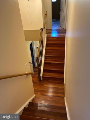 5820 SILCHESTER ST, Burke, VA 22015