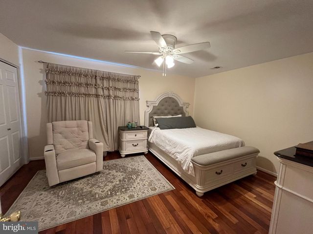 5820 SILCHESTER ST, Burke, VA 22015