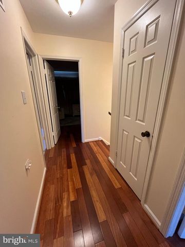 5820 SILCHESTER ST, Burke, VA 22015
