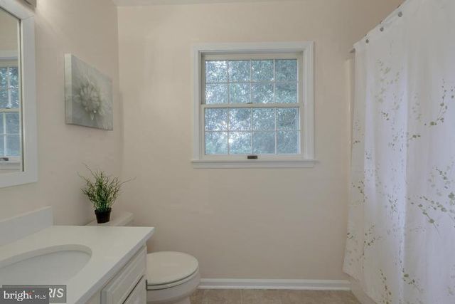 5820 SILCHESTER ST, Burke, VA 22015