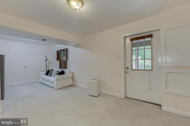 5820 SILCHESTER ST, Burke, VA 22015
