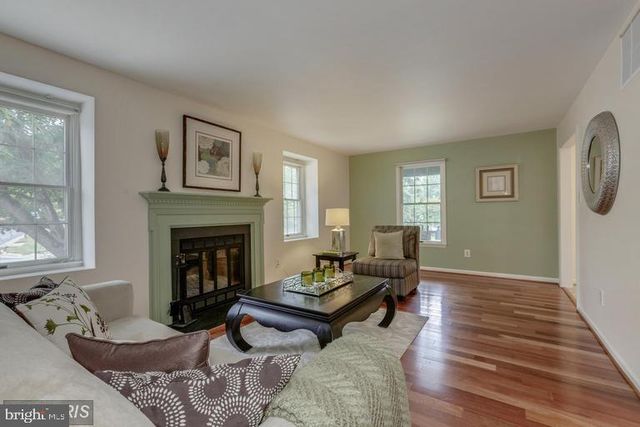 5820 SILCHESTER ST, Burke, VA 22015