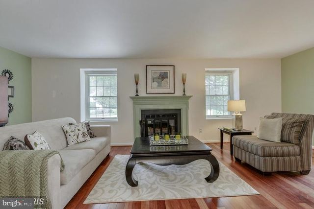 5820 SILCHESTER ST, Burke, VA 22015