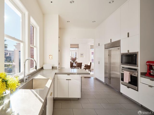 2830 Pacific Avenue, San Francisco, CA 94115