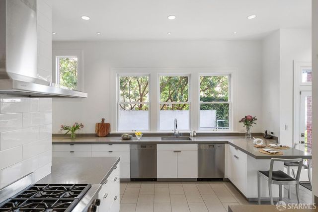 2830 Pacific Avenue, San Francisco, CA 94115