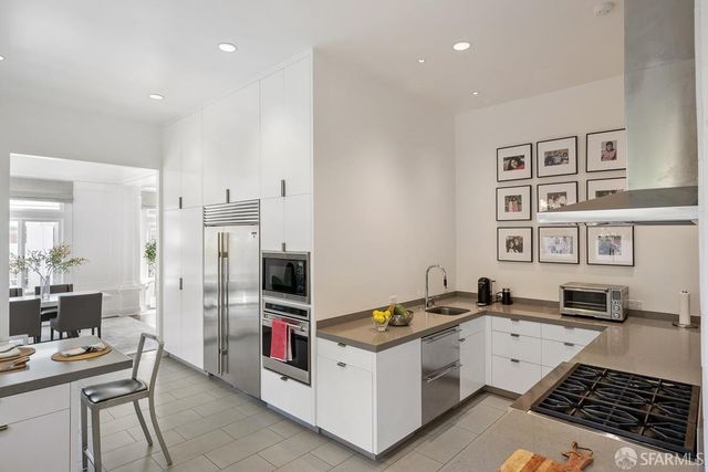 2830 Pacific Avenue, San Francisco, CA 94115