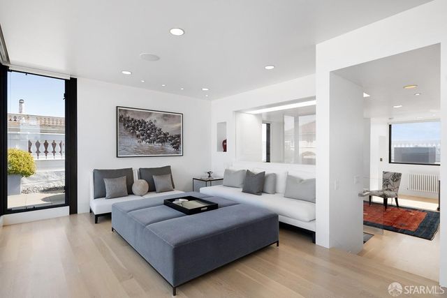 2830 Pacific Avenue, San Francisco, CA 94115