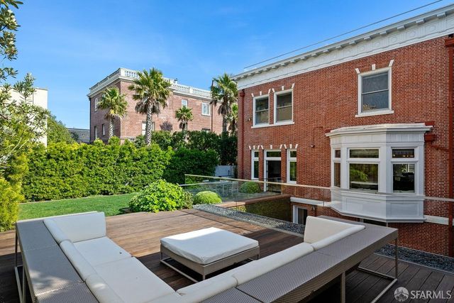 2830 Pacific Avenue, San Francisco, CA 94115