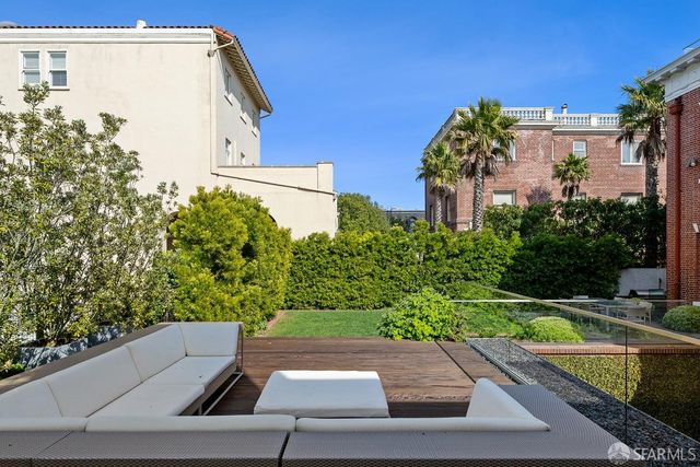 2830 Pacific Avenue, San Francisco, CA 94115