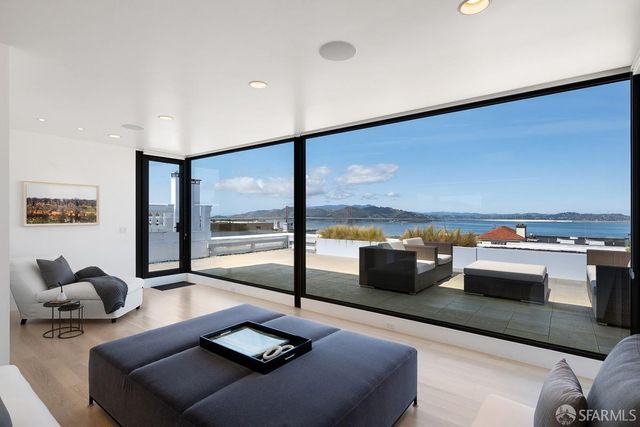 2830 Pacific Avenue, San Francisco, CA 94115