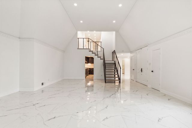 10541 Berry Knoll Drive, Dallas, TX 75230