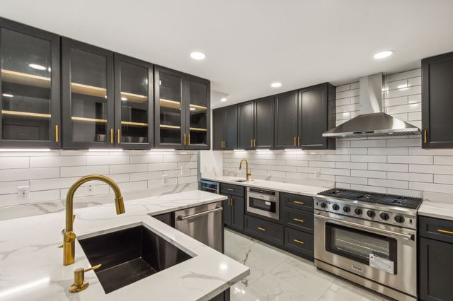 10541 Berry Knoll Drive, Dallas, TX 75230