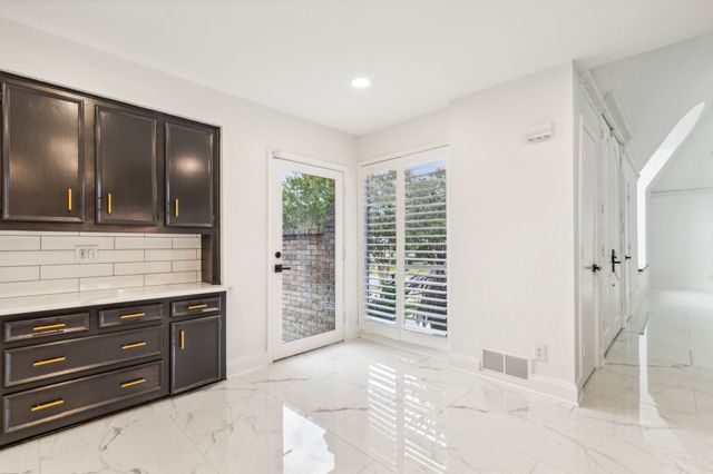 10541 Berry Knoll Drive, Dallas, TX 75230