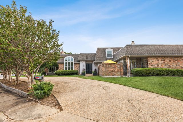 10541 Berry Knoll Drive, Dallas, TX 75230