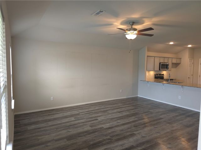 1061 E Bunting, Fayetteville, AR 72701