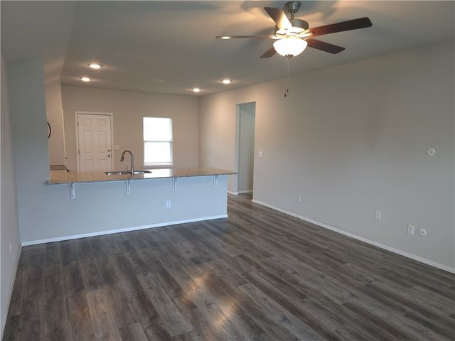 1061 E Bunting, Fayetteville, AR 72701