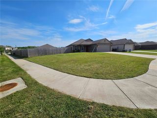 1061 E Bunting, Fayetteville, AR 72701