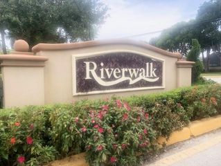 230 Riverwalk Cir, Sunrise, FL 33326
