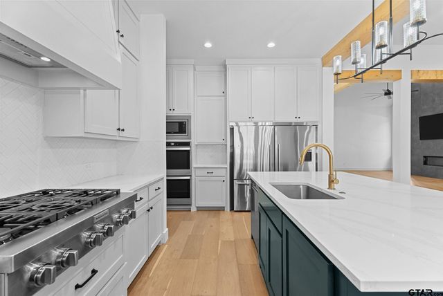 2432 Bellview Circle, Tyler, TX 75709