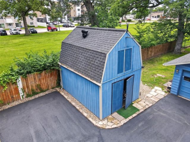 113 Chaffee Drive, Hiawatha, IA 52233