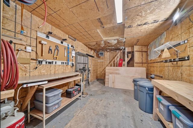 113 Chaffee Drive, Hiawatha, IA 52233