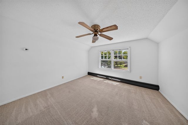 113 Chaffee Drive, Hiawatha, IA 52233