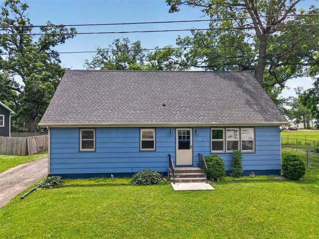 113 Chaffee Drive, Hiawatha, IA 52233