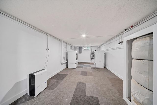 113 Chaffee Drive, Hiawatha, IA 52233