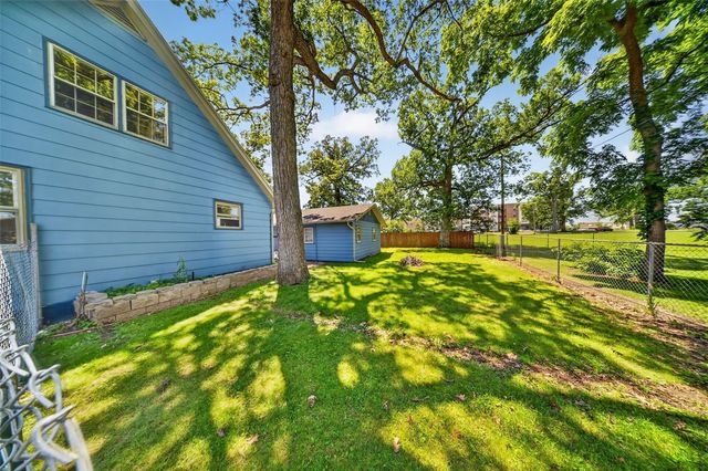 113 Chaffee Drive, Hiawatha, IA 52233