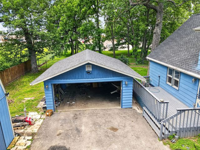 113 Chaffee Drive, Hiawatha, IA 52233