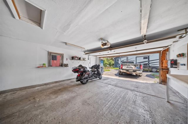 113 Chaffee Drive, Hiawatha, IA 52233