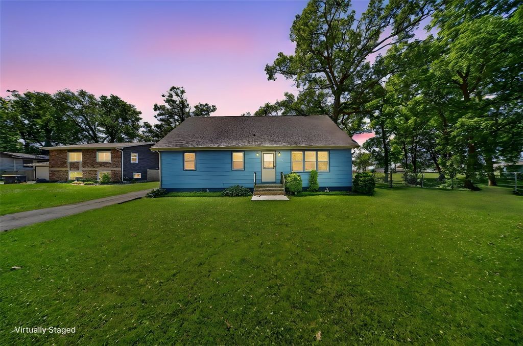 113 Chaffee Drive, Hiawatha, IA 52233
