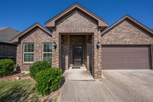 12300 Hunters Knoll Drive, Fort Worth, TX 76028