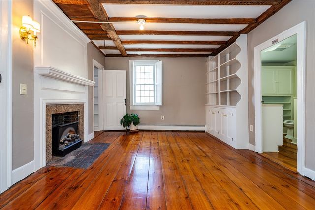 19 King Street 7, East Greenwich, RI 02818