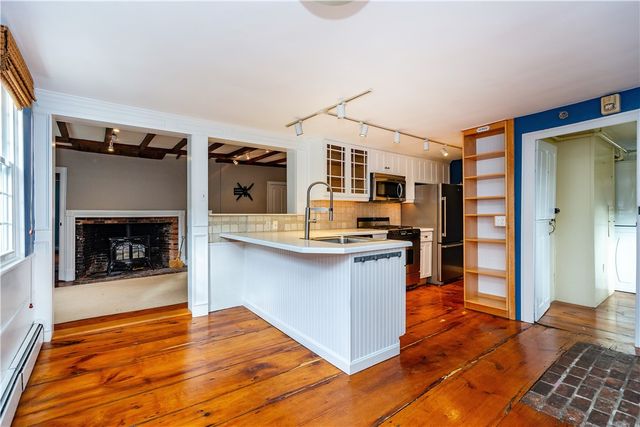 19 King Street 7, East Greenwich, RI 02818