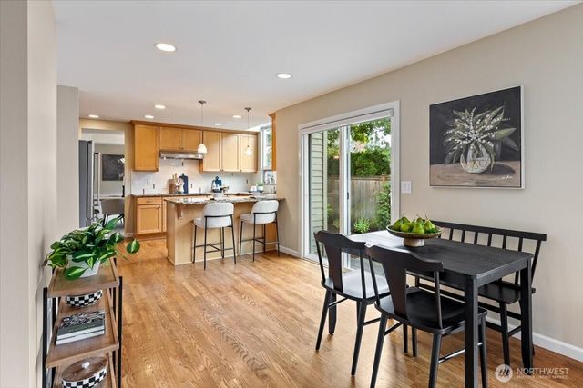 6041 118th Avenue SE, Bellevue, WA 98006
