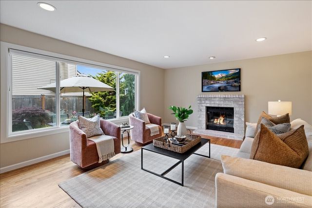 6041 118th Avenue SE, Bellevue, WA 98006