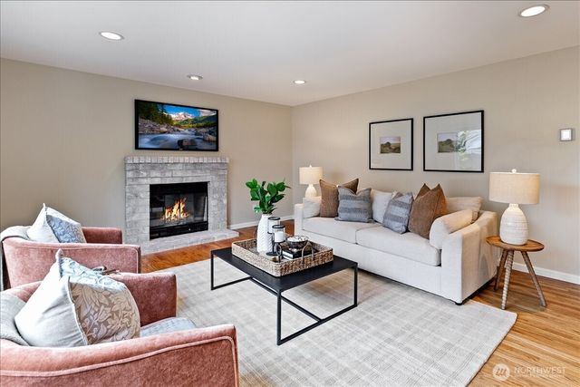 6041 118th Avenue SE, Bellevue, WA 98006
