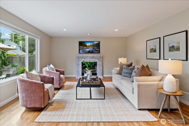 6041 118th Avenue SE, Bellevue, WA 98006